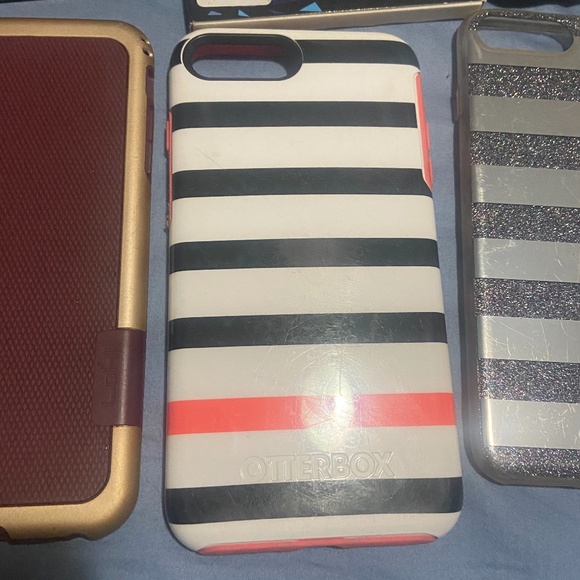 Lot of 8 iPhone Cases and 2 Screen Protectors - Picture 5 of 12